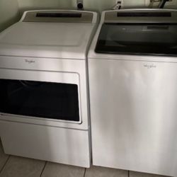 Whirlpool Washer And Dryer Set $600