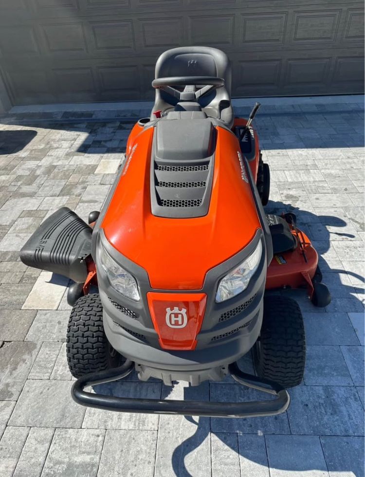 Husqvarna-Riding-Mower