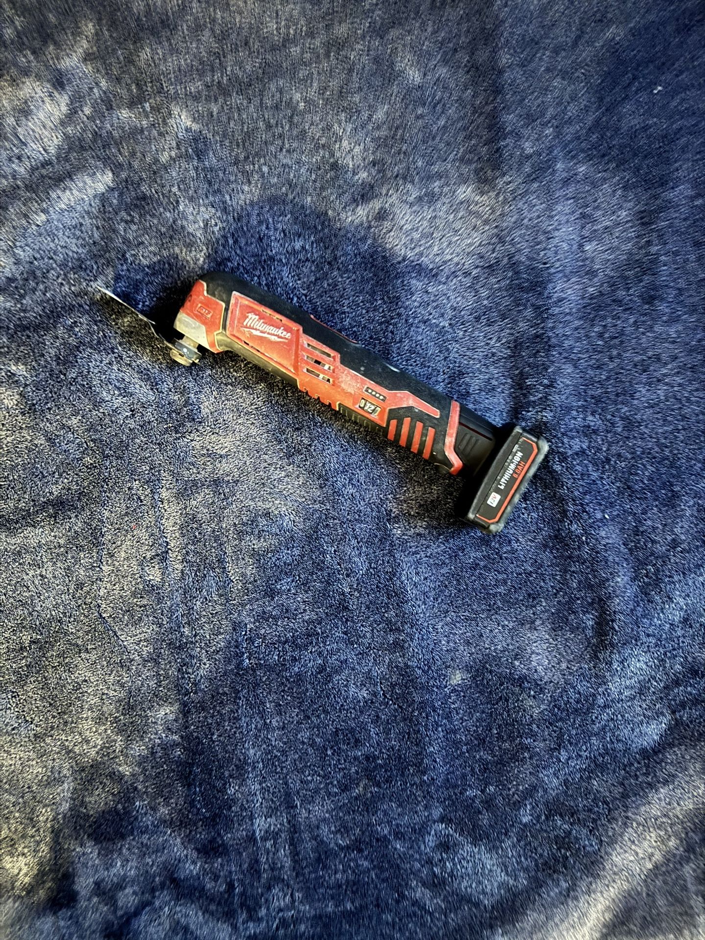 M12 12V Lithium-Ion Cordless Oscillating Multi-Tool