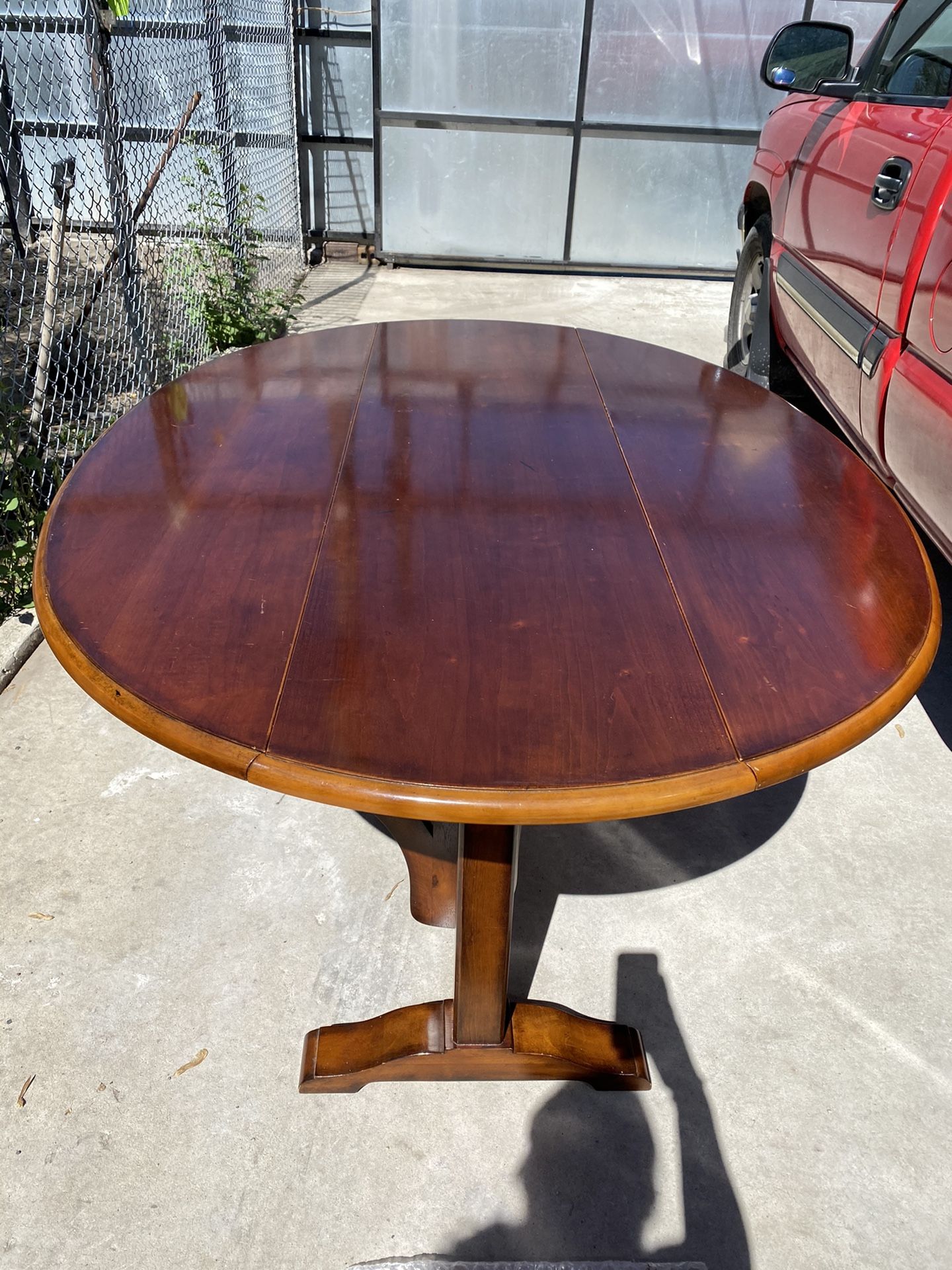Round Wood folding Table