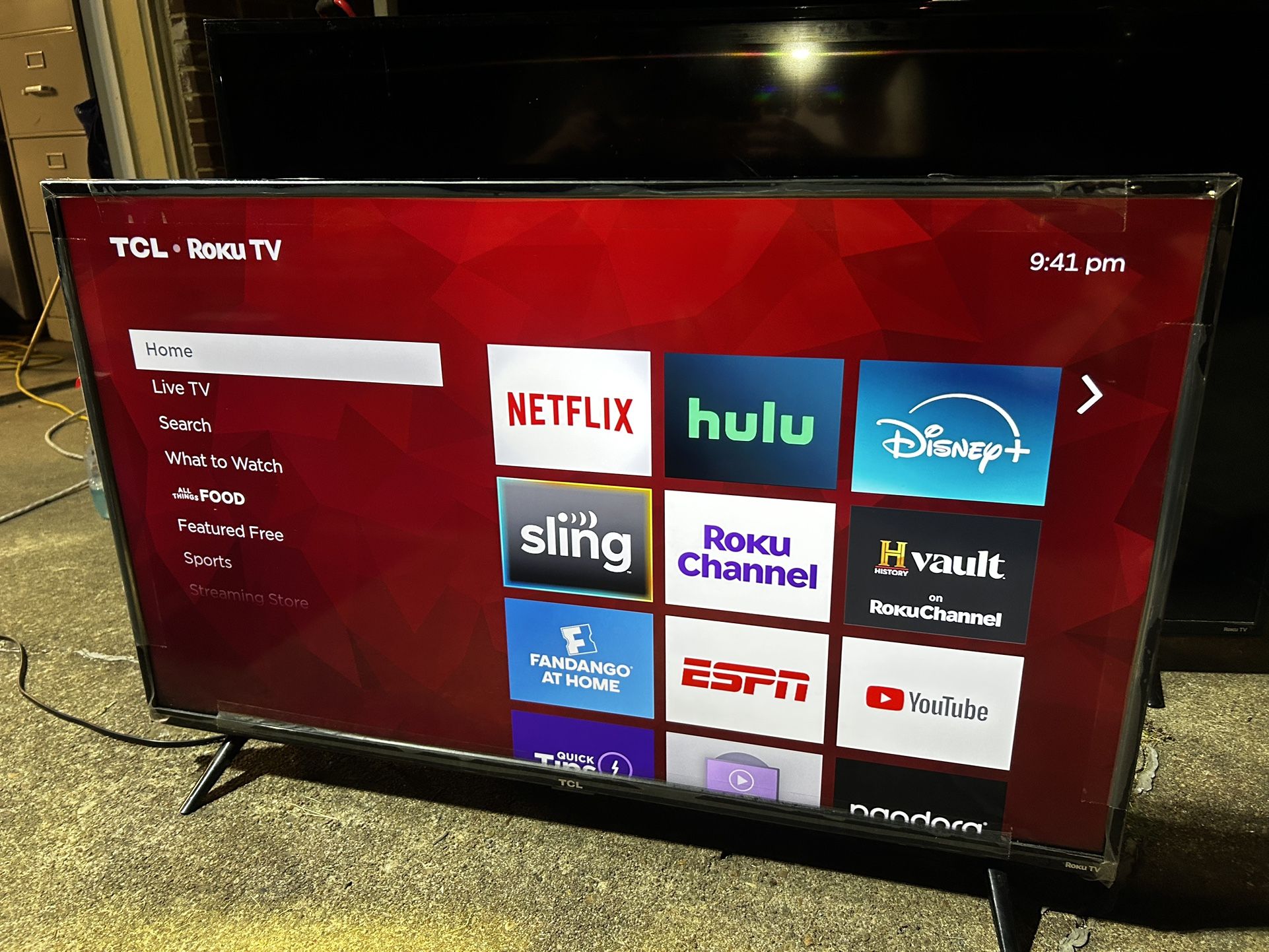 TCL 43" CLASS 4-SERIES 4K UHD HDR ROKU SMART TV - 43S421