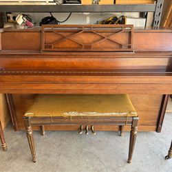 Free upright piano