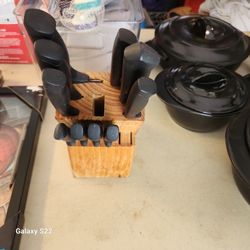      Farberware   kitchen set