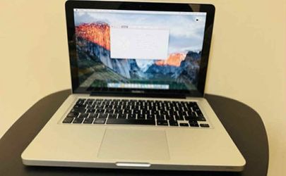 Apple MacBook Pro Laptop