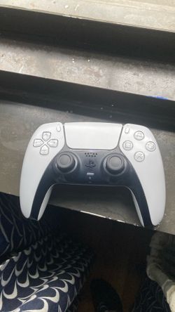Ps5 and PS4 controller coming with ps5 the fourth thing is to make headphone sound better