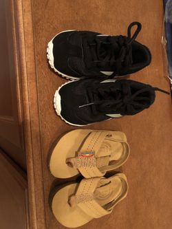 Boys Reebox size 5; Rainbows slippers 3/4