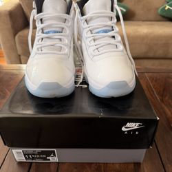 Air Jordan 11 Legend Blue