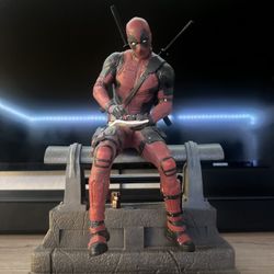 Marvel Premier Collection: Deadpool Movie Statue