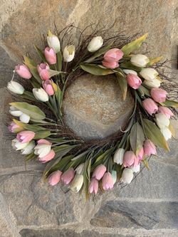 Tulip door wreath