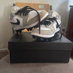 Jordan 1 Low Retro Cleats