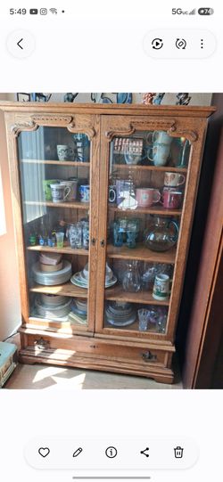 Glass Door Hutch/ Curio