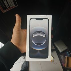 I Phone 16e New Straight Out The Box