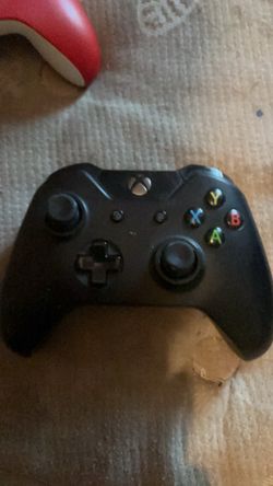 Black Xbox controller
