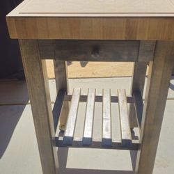 ROLLING WOOD CUTTING BOARD