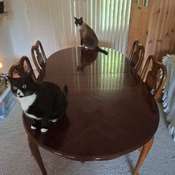 Dining Table 6 Place Queen Anne