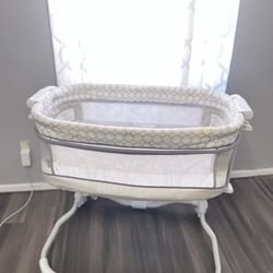 Ingenuity Bassinet With Diaper Holder