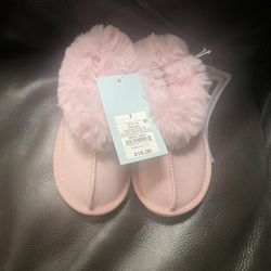 Girl Slippers Size 7 toddler