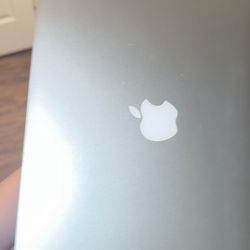 Apple MacBook