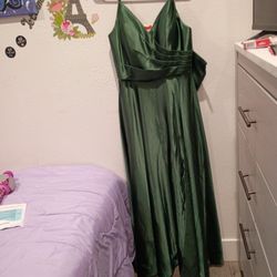 silk Green 💚 Dress 🥻