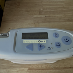 Inogen machine with 2 batteries