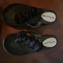 Women’s Black Slides 9M