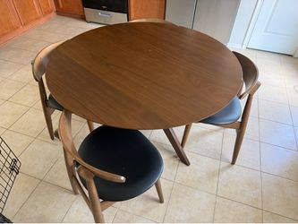 Round Wooden Dining Table with Chairs