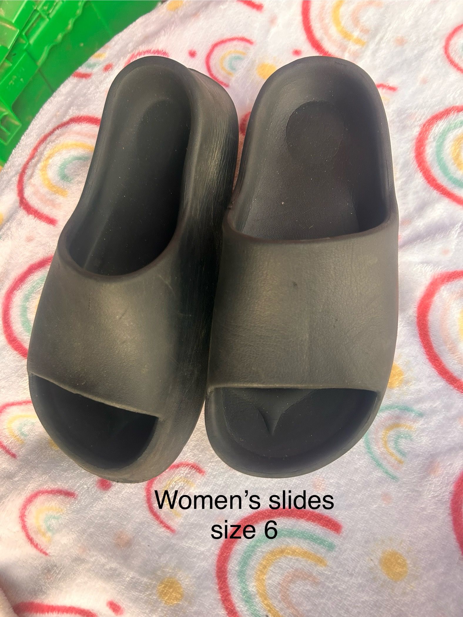 Women’s Size 6 Slides.