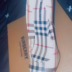 BURBERRY HEELS 