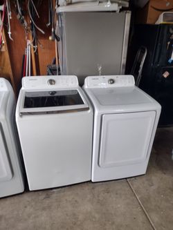 Samsung WASHER AND ELECTRIC DRYER Large Capacity