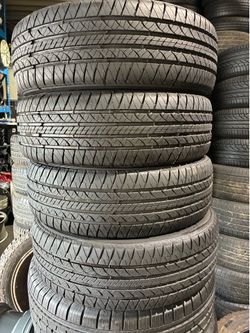 Set of 4 matching tires all season DOUGLAS 225/65R17 like new