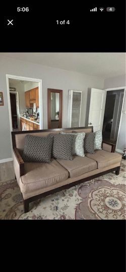 Couch/ Sofa