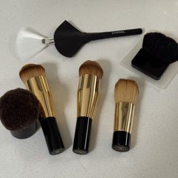6 Chanel Makeup Brushes