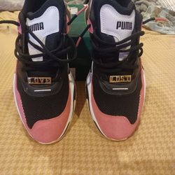 Puma Sneakers