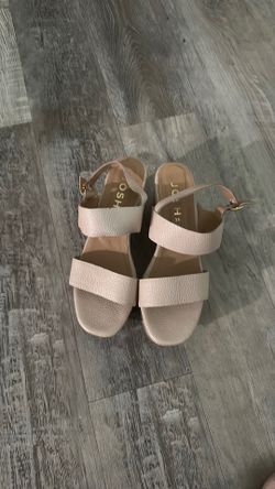 women’s beige platform shoes, size 7.5.