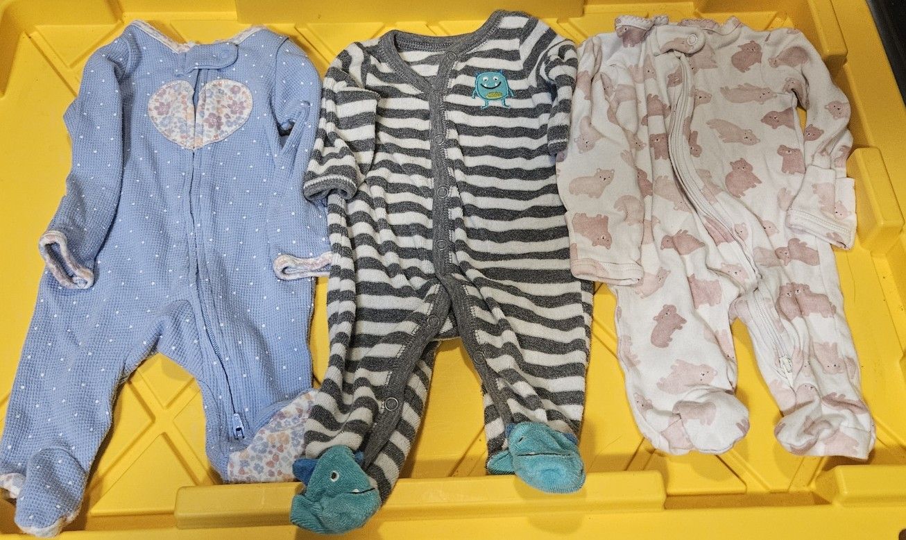 3 Piece Carter's Newborn ( 0M ) Slapper set