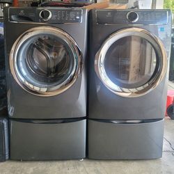 ELECTROLUX WASHER AND ELECTRIC DRYER 