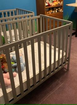 1 or 2 Delta Children Heartland 4-in-1 Convertible cribs