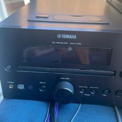 Yamaha CD Receiver CRX-332 & Speakers 