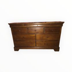 7 drawer Wood Dresser