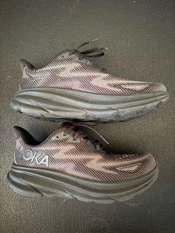 Hoka Clifton 9 Size 9.5M