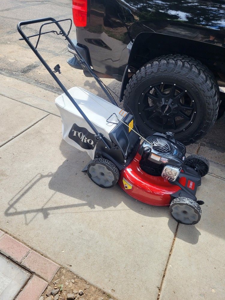 Lawn Mower TORO 21" SELF PROPELLED NEW CONDITIONS 