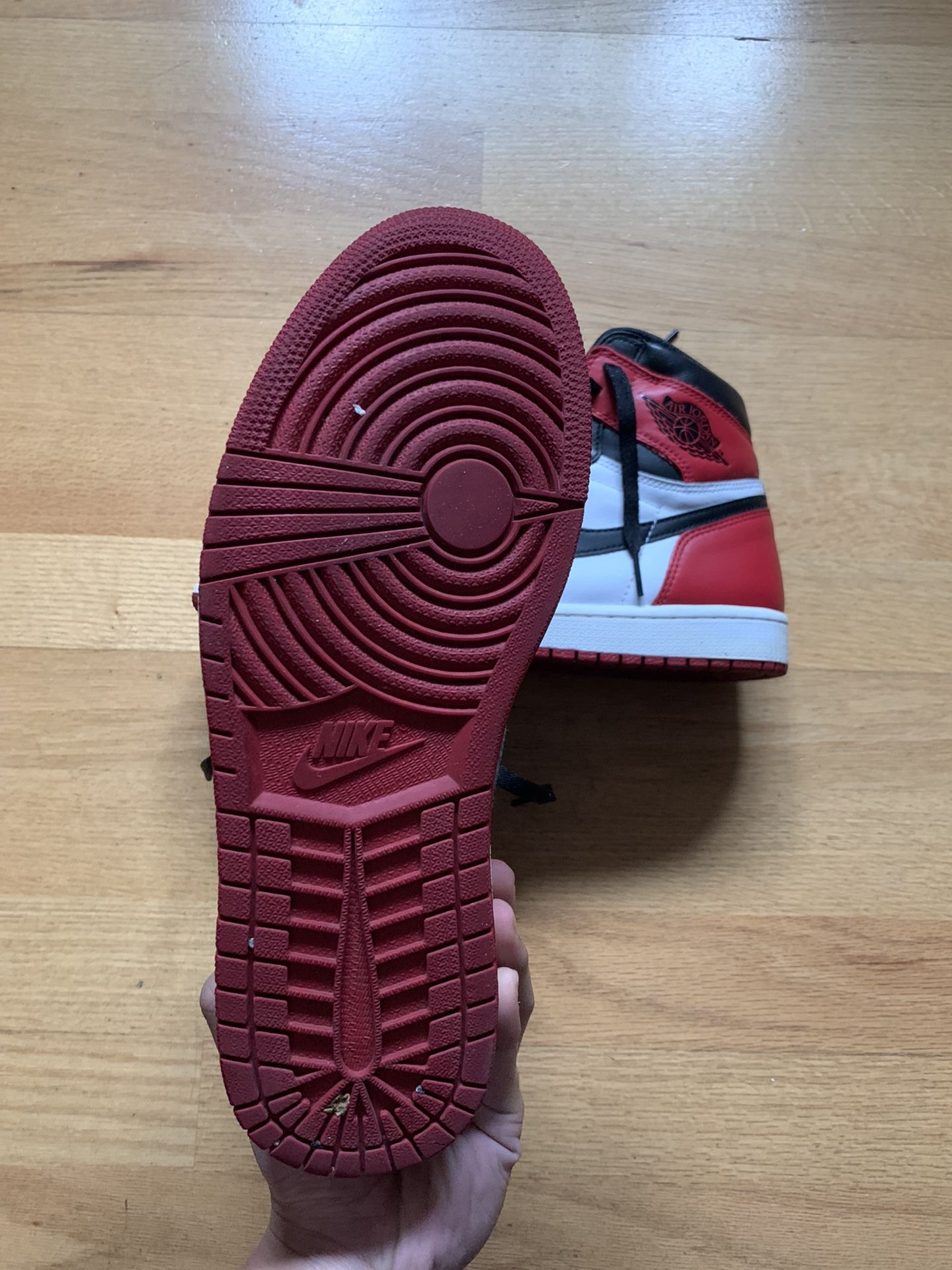 Air Jordan 1 Blacktoe Size 9
