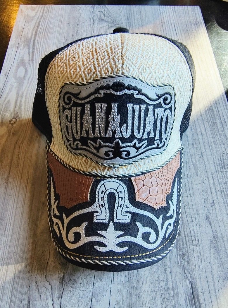 Guanajuato Embroidered Mesh Trucker Baseball Cap