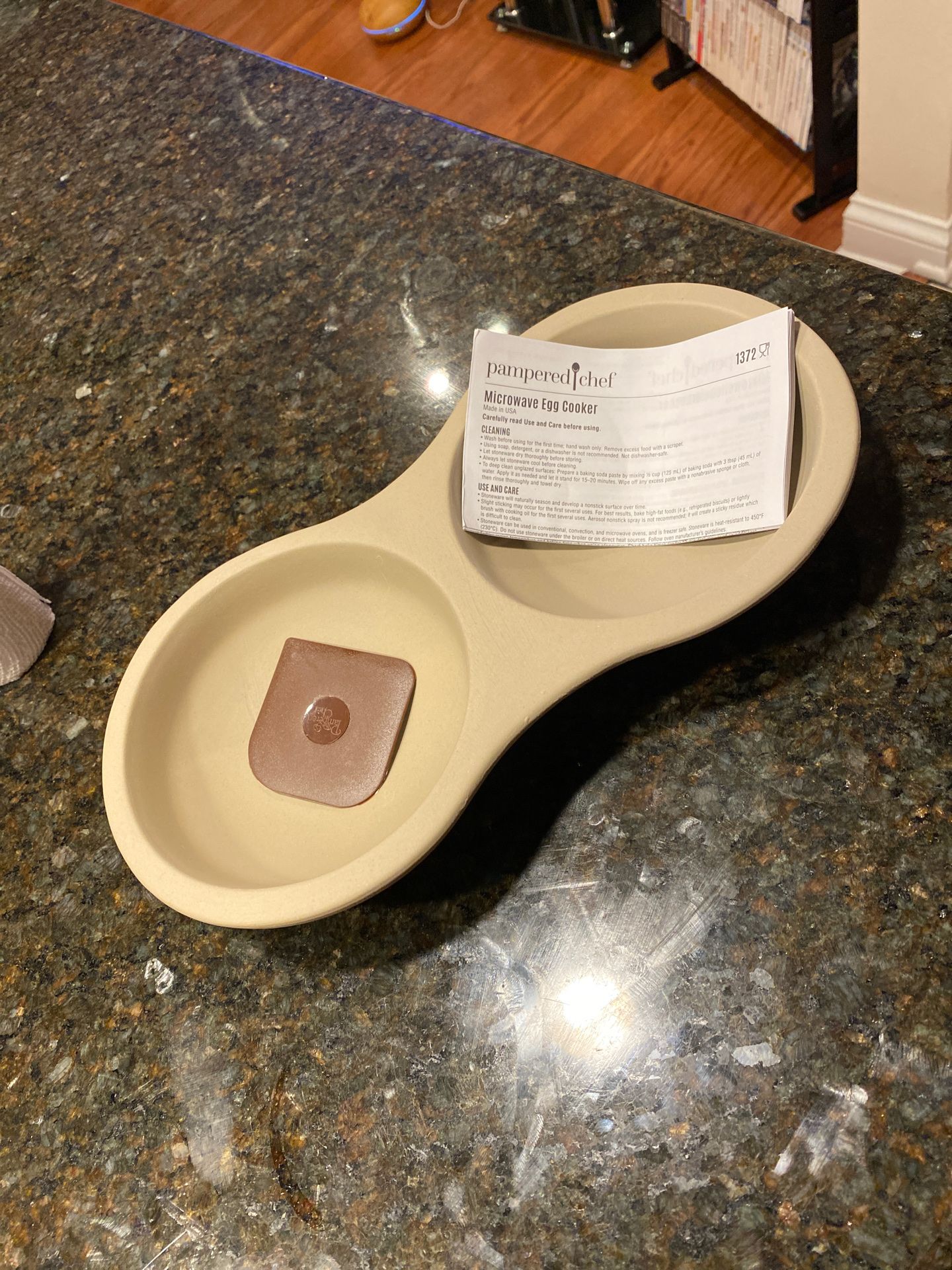 Microwave egg cooker