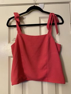 BRAND NEW PINK TOP WITH BOWS 