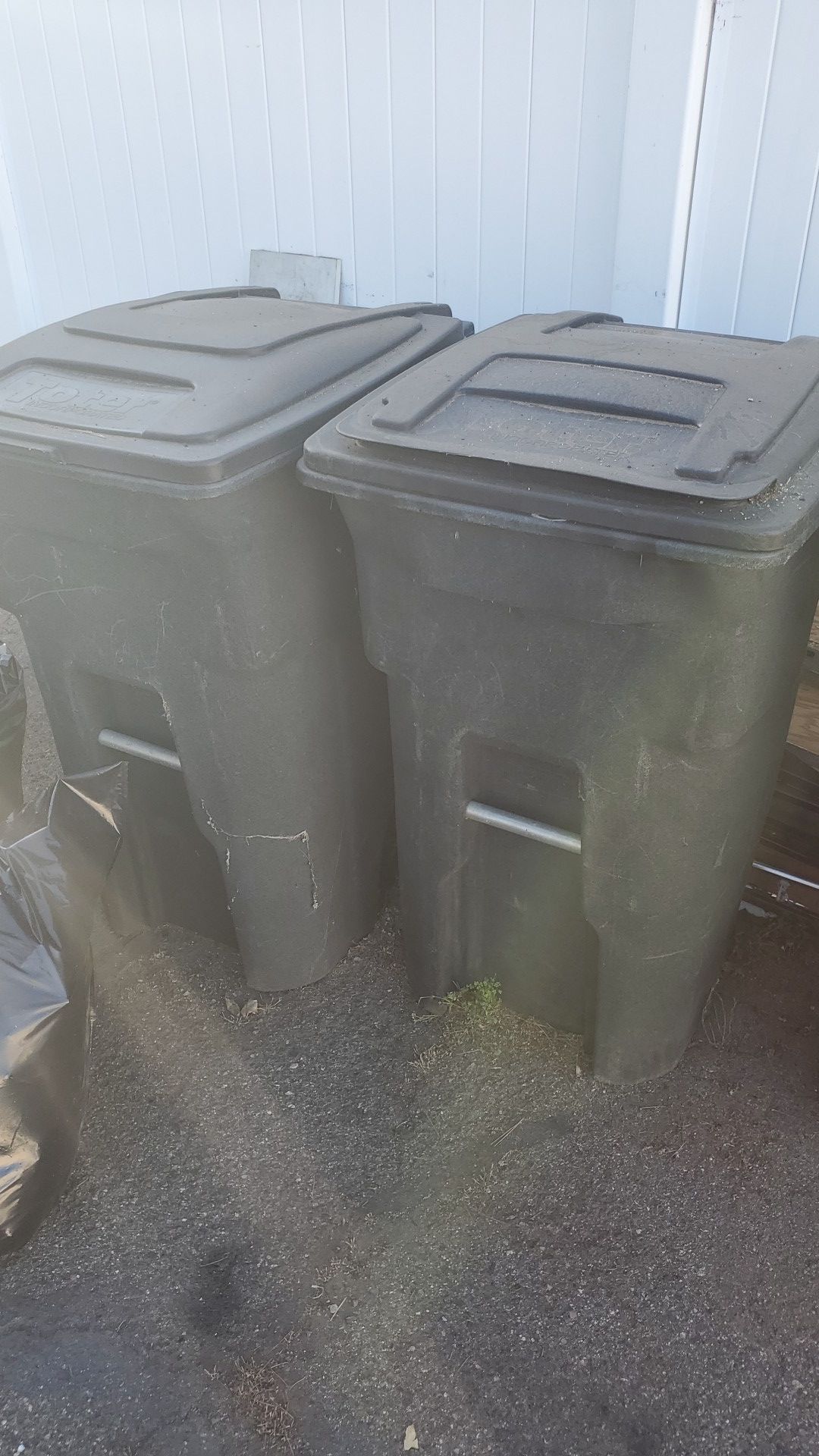 Toter 64 gallon residential trash bins. Good for City of San Diego for