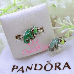 Adorable Charm 925 silver for Pandora moments bracelet.