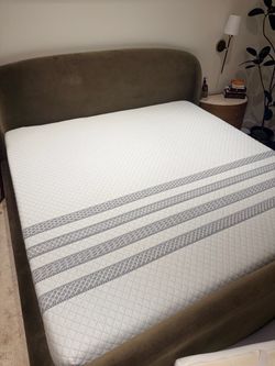 King Leesa Hybrid Mattress + 3” Tempur-Pedic Topper | Excellent Condition