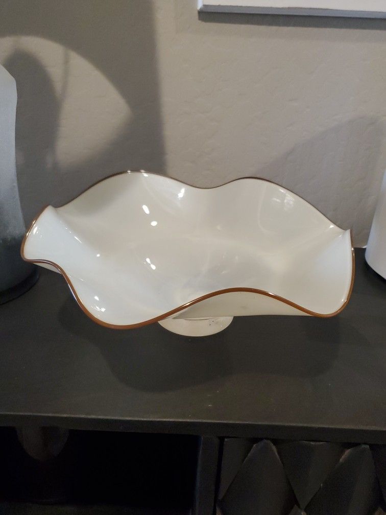 LENOX BONE CHINA VINTAGE SERVING BOWL