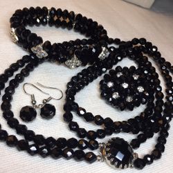 Glass Black Faceted Dbl Strand Necklace With Brooch,Bracelet And Earrings Set